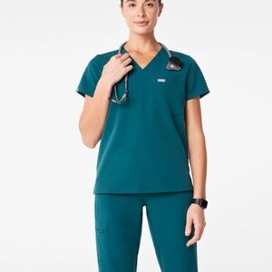 NWT FIGS Catarina Scrub Top in Caribbean Blue